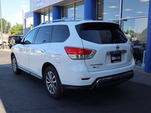 Used 2015 Nissan Pathfinder S AWD/4WD image 5