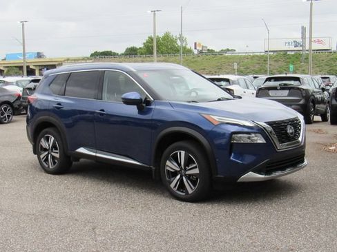 Certified 2023 Nissan Rogue Platinum AWD/4WD image 2
