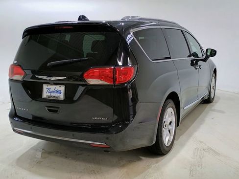 Used 2020 Chrysler Pacifica Limited image 6