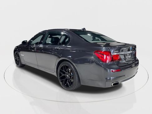 Used 2013 BMW 740Li image 16