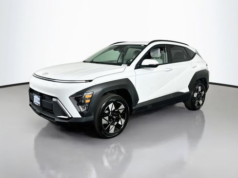 Used 2025 Hyundai Kona SEL AWD/4WD image 3
