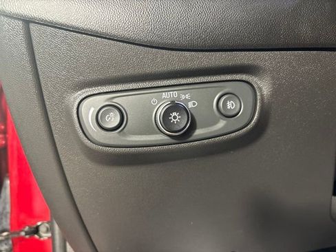 Used 2019 Chevrolet Equinox Premier AWD/4WD image 15