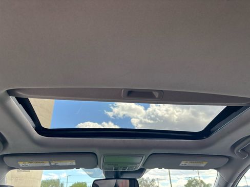 Used 2022 Honda CR-V EX-L image 11