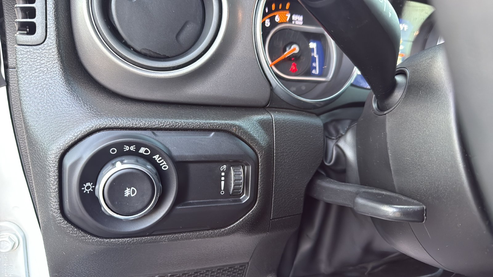Used 2023 Jeep Wrangler Sport AWD/4WD image 17