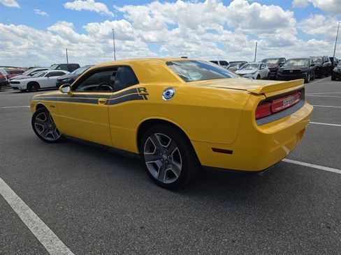 Used 2012 Dodge Challenger R/T RWD image 9