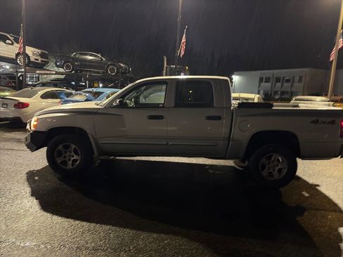 Used 2005 Dodge Dakota Laramie w/ Sport Appearance Group image 2