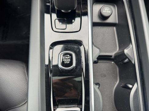 Certified 2024 Volvo XC60 B5 Plus w/ Protection Package Premier AWD/4WD image 17