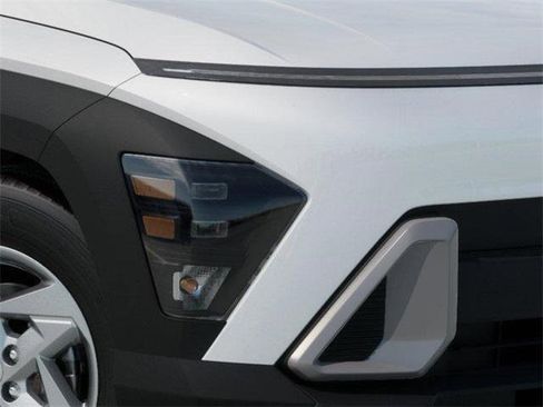 New 2026 Hyundai Kona SE image 9