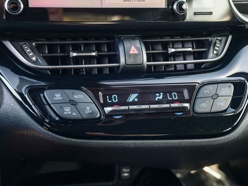 Used 2019 Toyota C-HR XLE FWD image 21