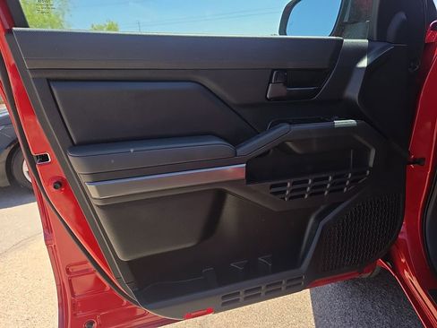 Certified 2025 Toyota Tacoma SR5 AWD/4WD image 17