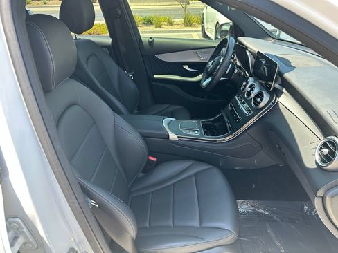 Used 2021 Mercedes-Benz GLC 300 image 4
