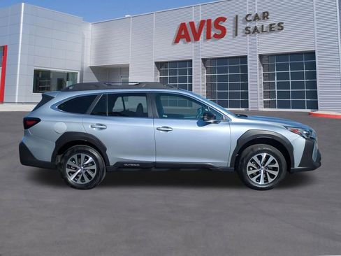 Used 2025 Subaru Outback Premium AWD/4WD image 5