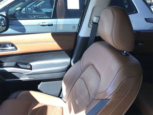 Used 2024 Nissan Pathfinder Platinum w/ Cargo Package image 24