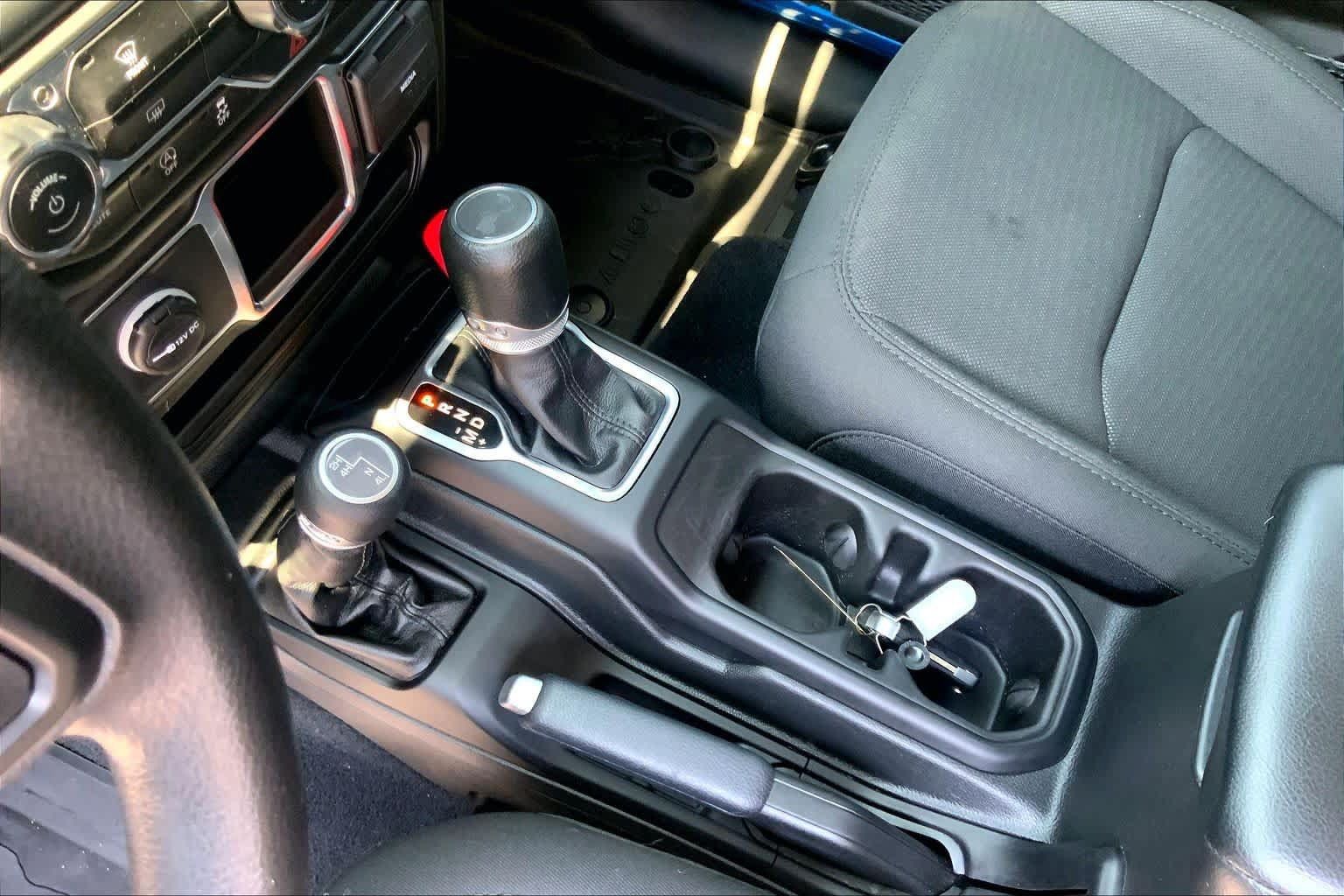 Used 2023 Jeep Wrangler Sport AWD/4WD image 15