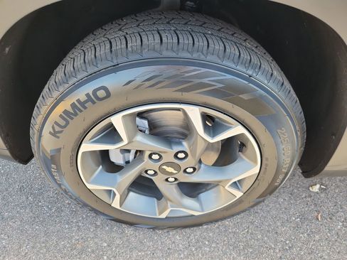 Used 2024 Chevrolet Trax LT w/ Driver Confidence Package image 16