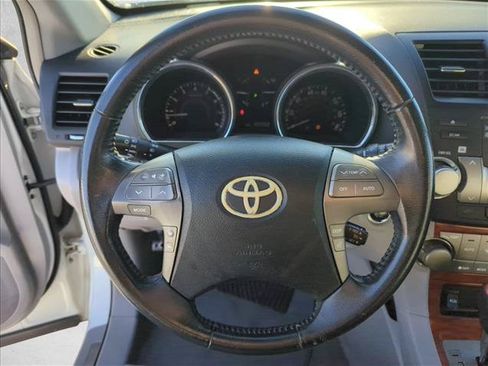 Used 2009 Toyota Highlander Limited w/ Extra Value Pkg 7 AWD/4WD image 13