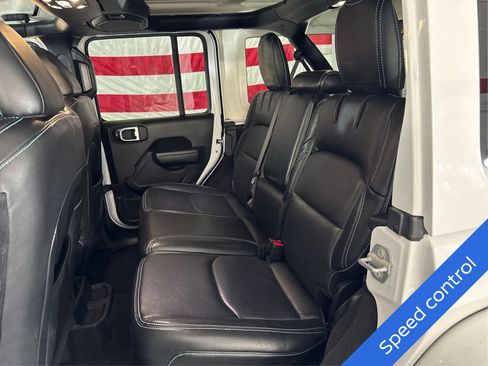 Used 2023 Jeep Wrangler Unlimited Rubicon 4xe w/ Cold Weather Group AWD/4WD image 10