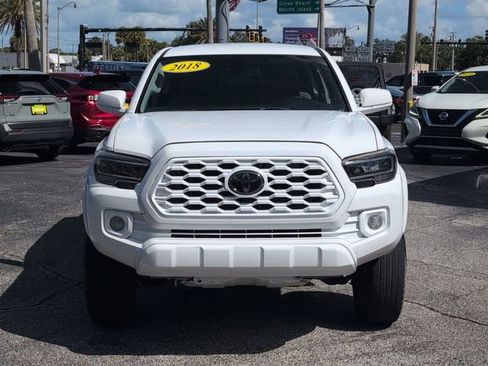 Used 2018 Toyota Tacoma SR5 RWD image 2