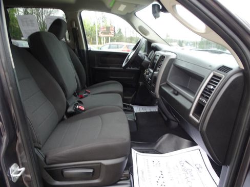 Used 2020 RAM 1500 4x4 Crew Cab w/ Night Edition w/ Wheel & Sound Group image 36