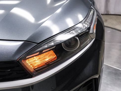 Used 2022 Kia Forte LXS image 11