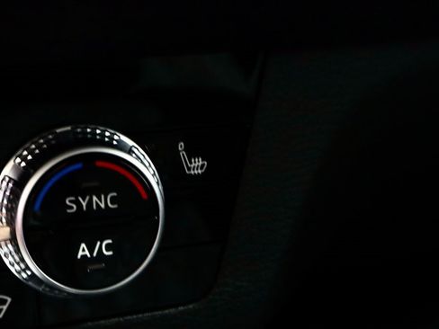 Used 2024 Mitsubishi Outlander SEL image 4