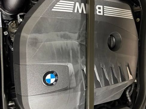 Used 2024 BMW 740i xDrive w/ Premium Package AWD/4WD image 24
