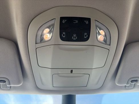 Used 2023 Chrysler Pacifica Touring-L FWD image 59