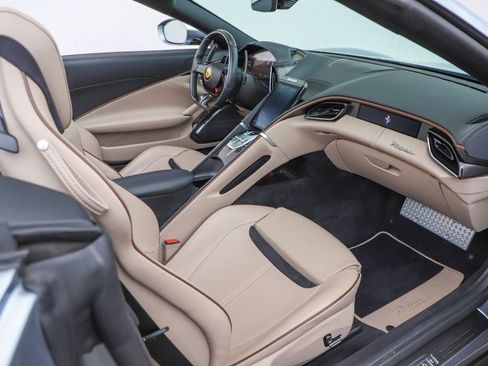 Certified 2024 Ferrari Roma Spider RWD image 13