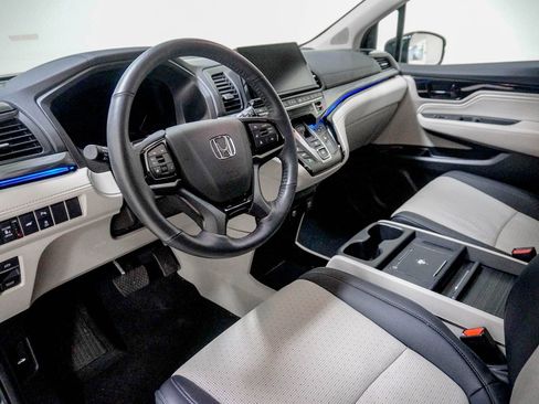 Used 2025 Honda Odyssey Elite image 22