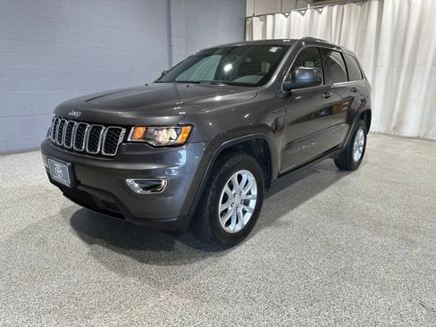 Used 2021 Jeep Grand Cherokee Laredo X AWD/4WD image 4