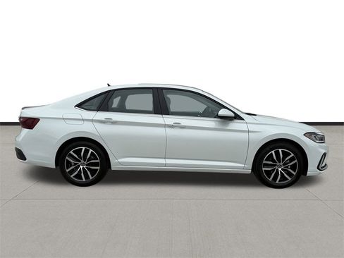 New 2026 Volkswagen Jetta SE image 4