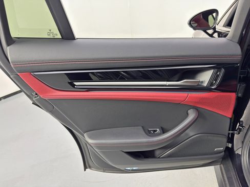 Used 2024 Porsche Panamera image 47