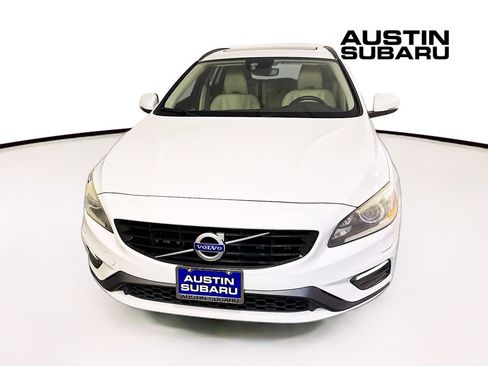 Used 2018 Volvo V60 T5 Dynamic w/ Vision Package image 2