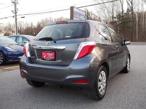 Used 2012 Toyota Yaris L image 2