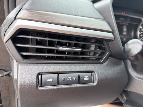 Used 2024 Nissan Altima 2.5 SV FWD image 20