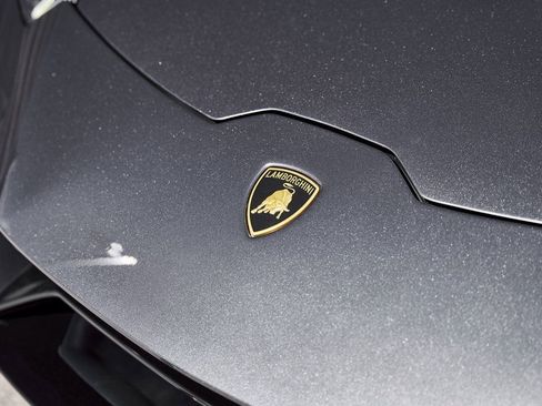 Used 2024 Lamborghini Huracan EVO image 8