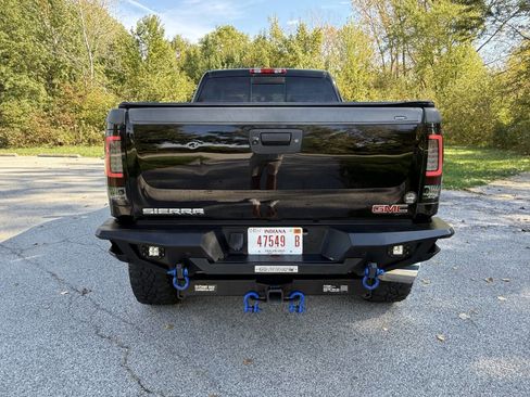 Used 2011 GMC Sierra 2500 Denali w/ Suspension Package, Off-Road image 4