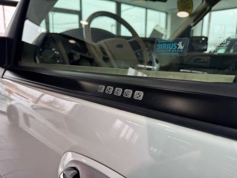 Used 2010 Ford Expedition Eddie Bauer image 38