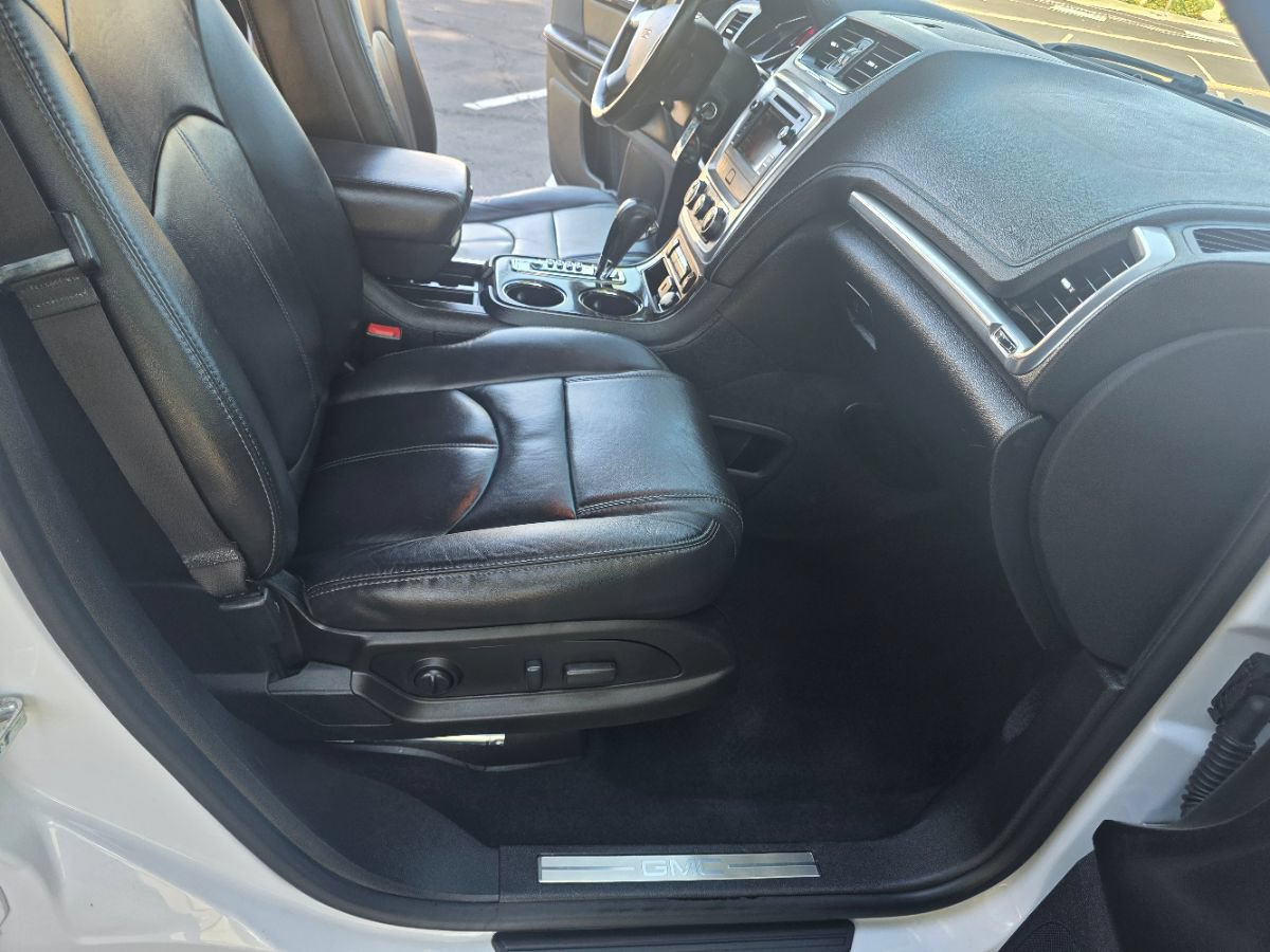 Used 2017 GMC Acadia Limited SLT FWD image 26