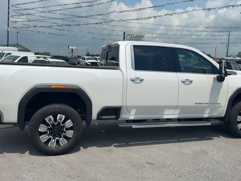 Used 2025 GMC Sierra 2500 Denali w/ Denali Reserve Package AWD/4WD image 7