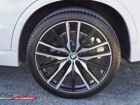 Used 2019 BMW X5 xDrive40i w/ M Sport Package AWD/4WD image 12