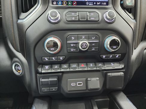 Used 2022 GMC Sierra 2500 AT4 w/ AT4 Premium Plus Package image 53