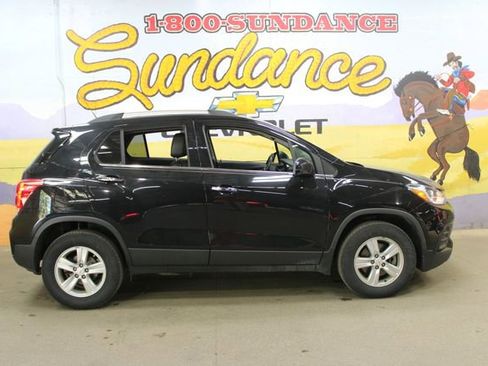 Used 2019 Chevrolet Trax LT w/ LT Convenience Package AWD/4WD image 1