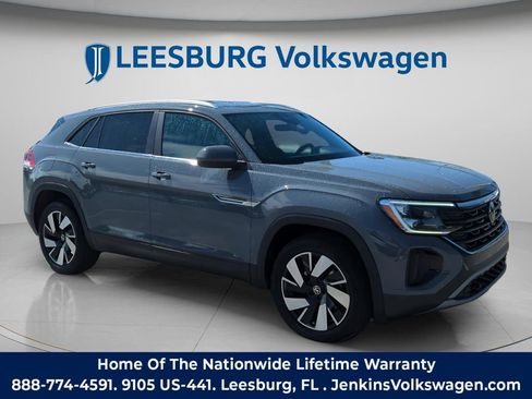 Used 2024 Volkswagen Atlas Cross Sport SE image 1