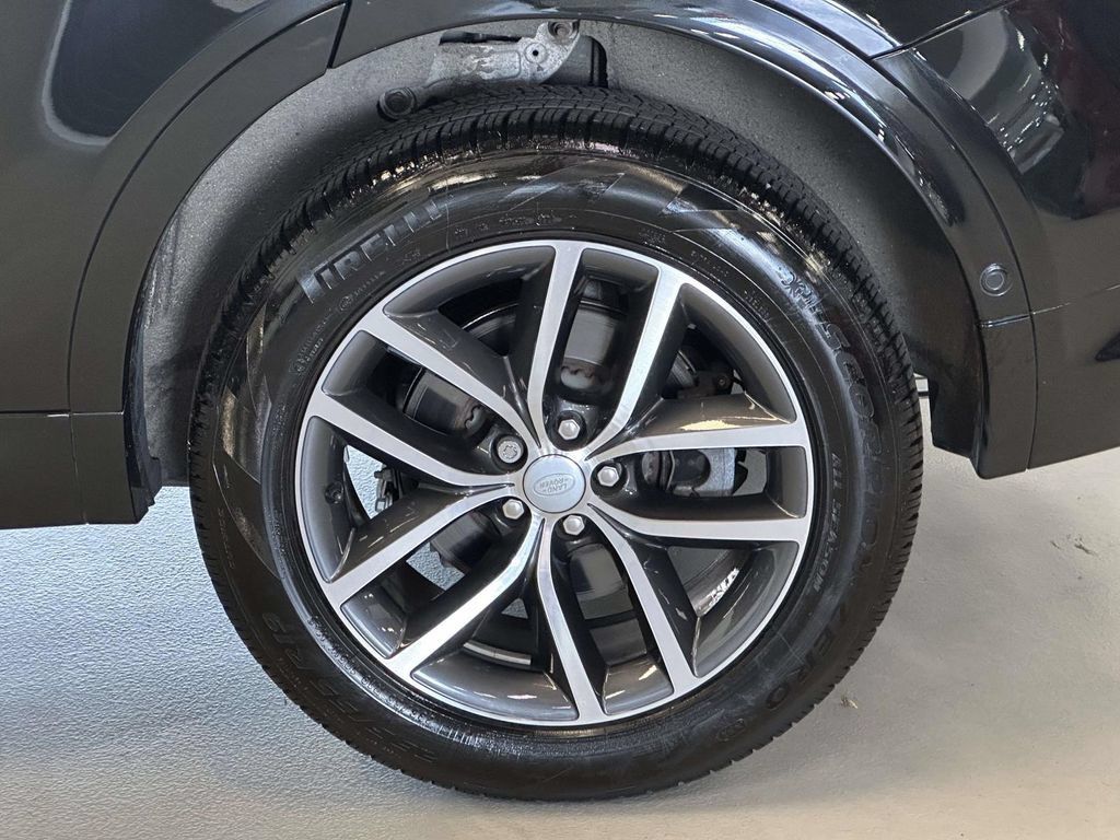 Used 2025 Land Rover Discovery Sport S AWD/4WD image 7