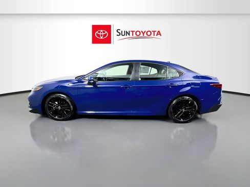 Used 2026 Toyota Camry SE FWD image 7