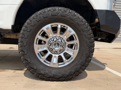 Used 2022 Ford F250 Limited AWD/4WD image 9