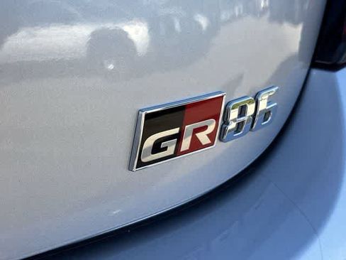 Used 2025 Toyota GR86 Premium RWD image 12