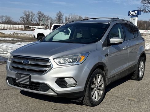 Used 2017 Ford Escape Titanium image 4