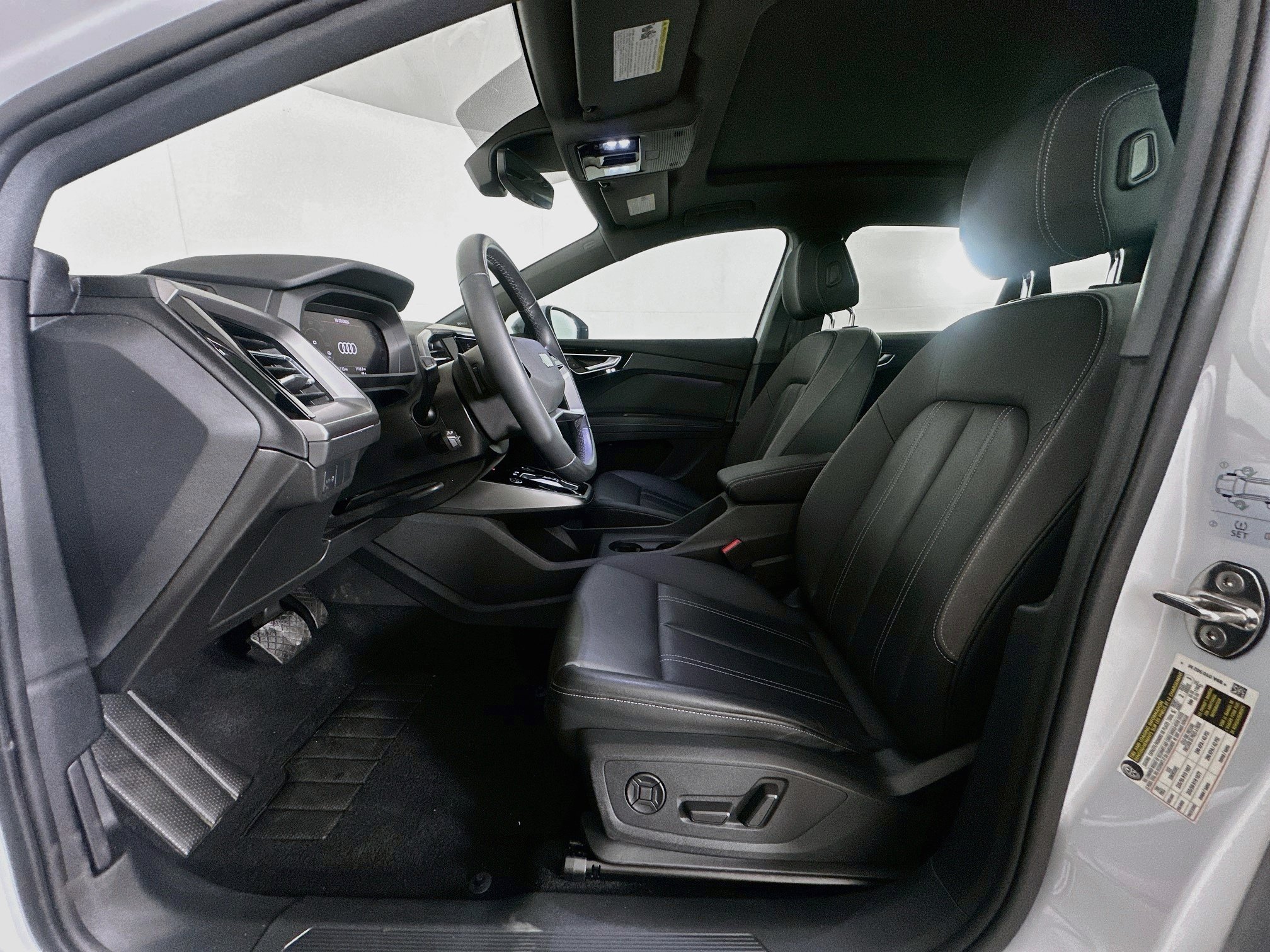 Used 2023 Audi Q4 e-tron Premium Plus w/ Premium Plus RWD image 13